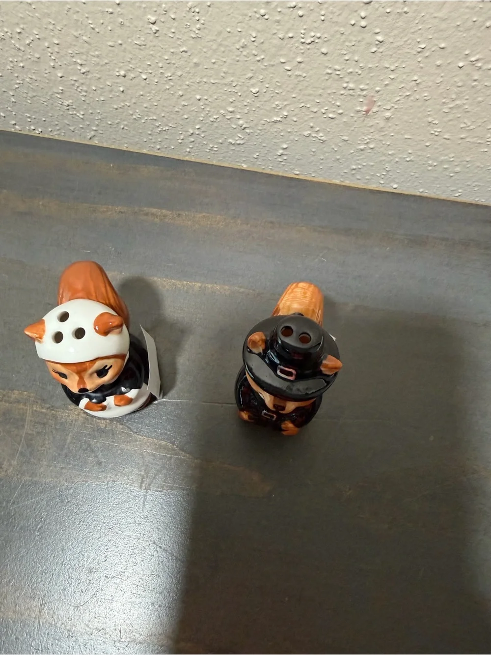 Cracker Barrel Mini Pilgrims salt and pepper shakers NWT